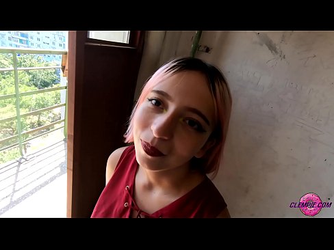 ❤️ Studentin saugt einen Fremden im Outback - Sperma auf seinem Gesicht ❤❌ Beautiful porn bei uns ❌️